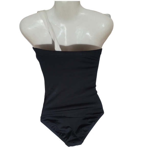 VENUS - Size 6 Black & White One Piece Swimsuit - Picture 4 of 6